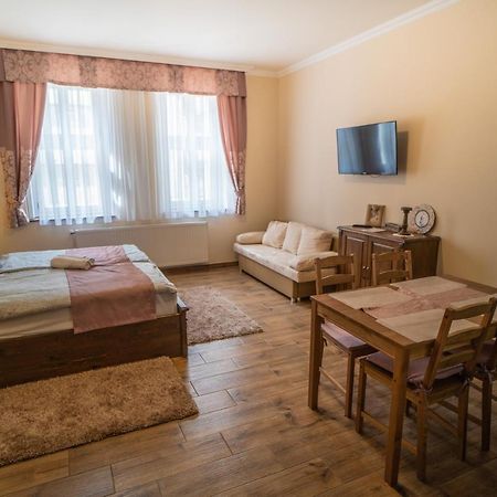 Toscana Apartman Gyula Exterior photo