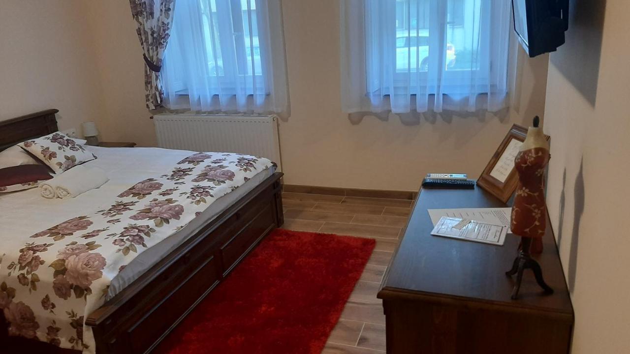 Toscana Apartman Gyula Exterior photo