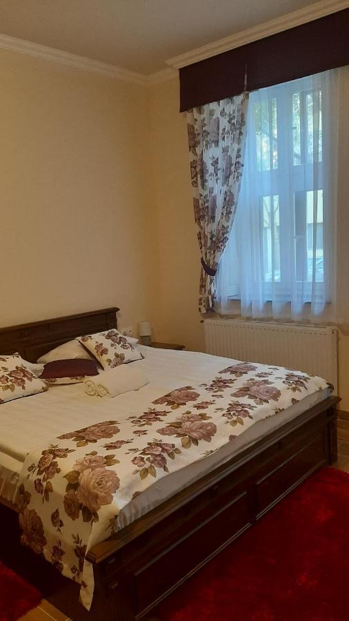 Toscana Apartman Gyula Exterior photo