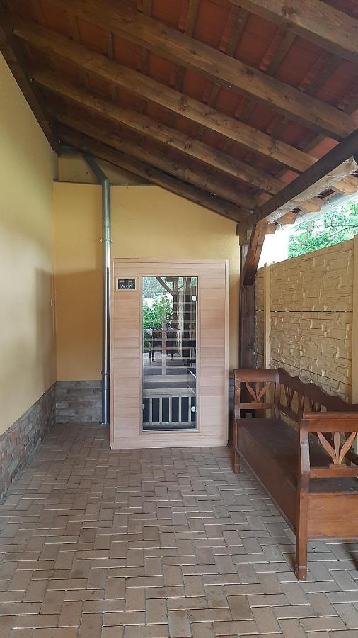 Toscana Apartman Gyula Exterior photo