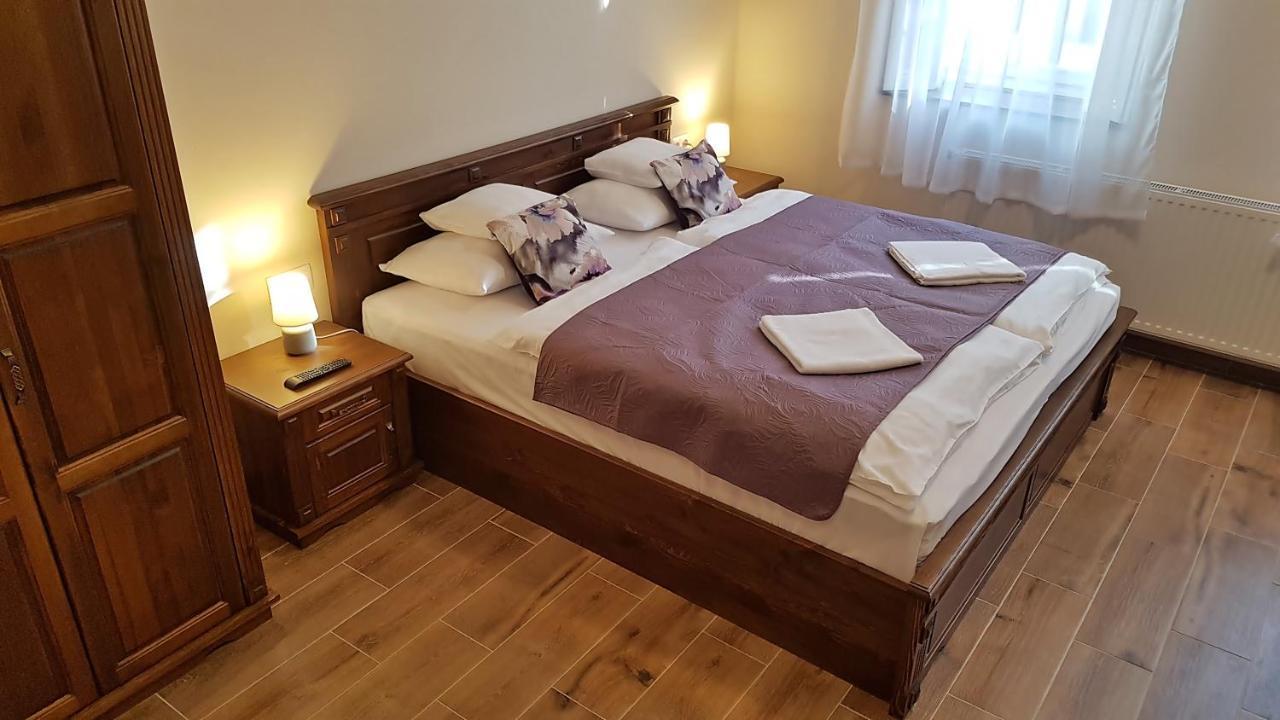 Toscana Apartman Gyula Exterior photo