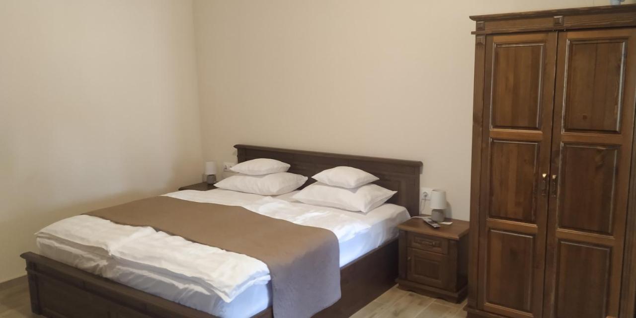 Toscana Apartman Gyula Exterior photo